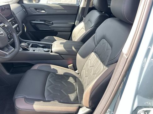 New 2026 Nissan Pathfinder Platinum AWD/4WD image 15