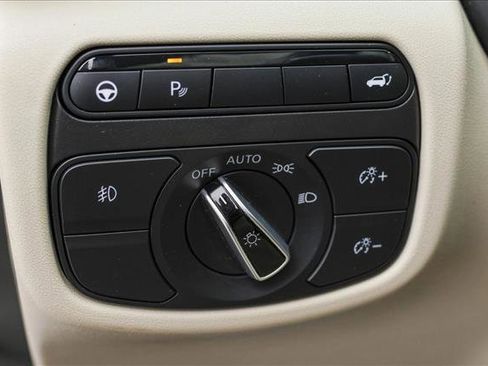 Used 2021 INFINITI QX50 Essential w/ Convenience Package image 13