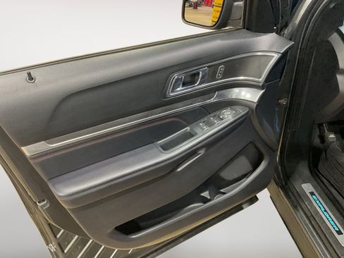 Used 2018 Ford Explorer Sport AWD/4WD image 13