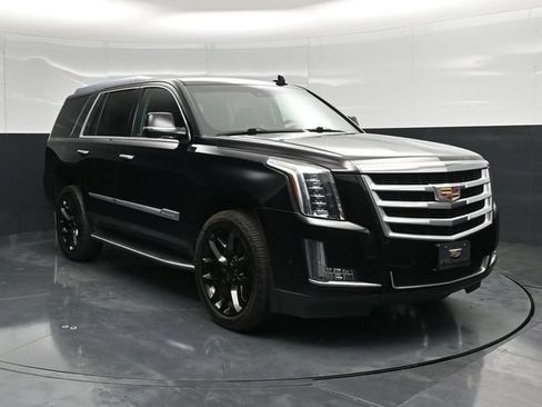 Used 2019 Cadillac Escalade Luxury AWD/4WD image 6