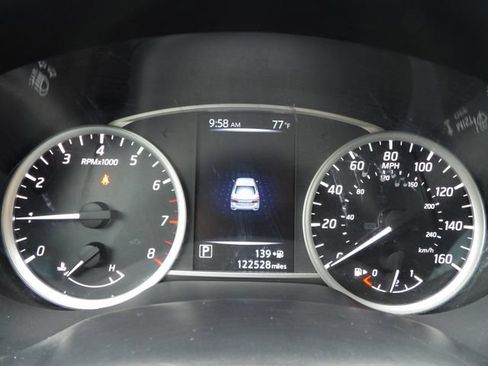 Used 2017 Nissan Sentra SV FWD image 16