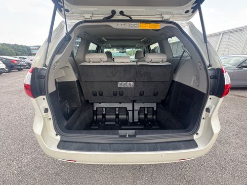Used 2015 Toyota Sienna Limited FWD image 8