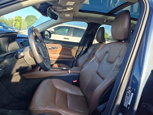 Used 2019 Volvo XC90 T6 Momentum w/ Advanced Package AWD/4WD image 7