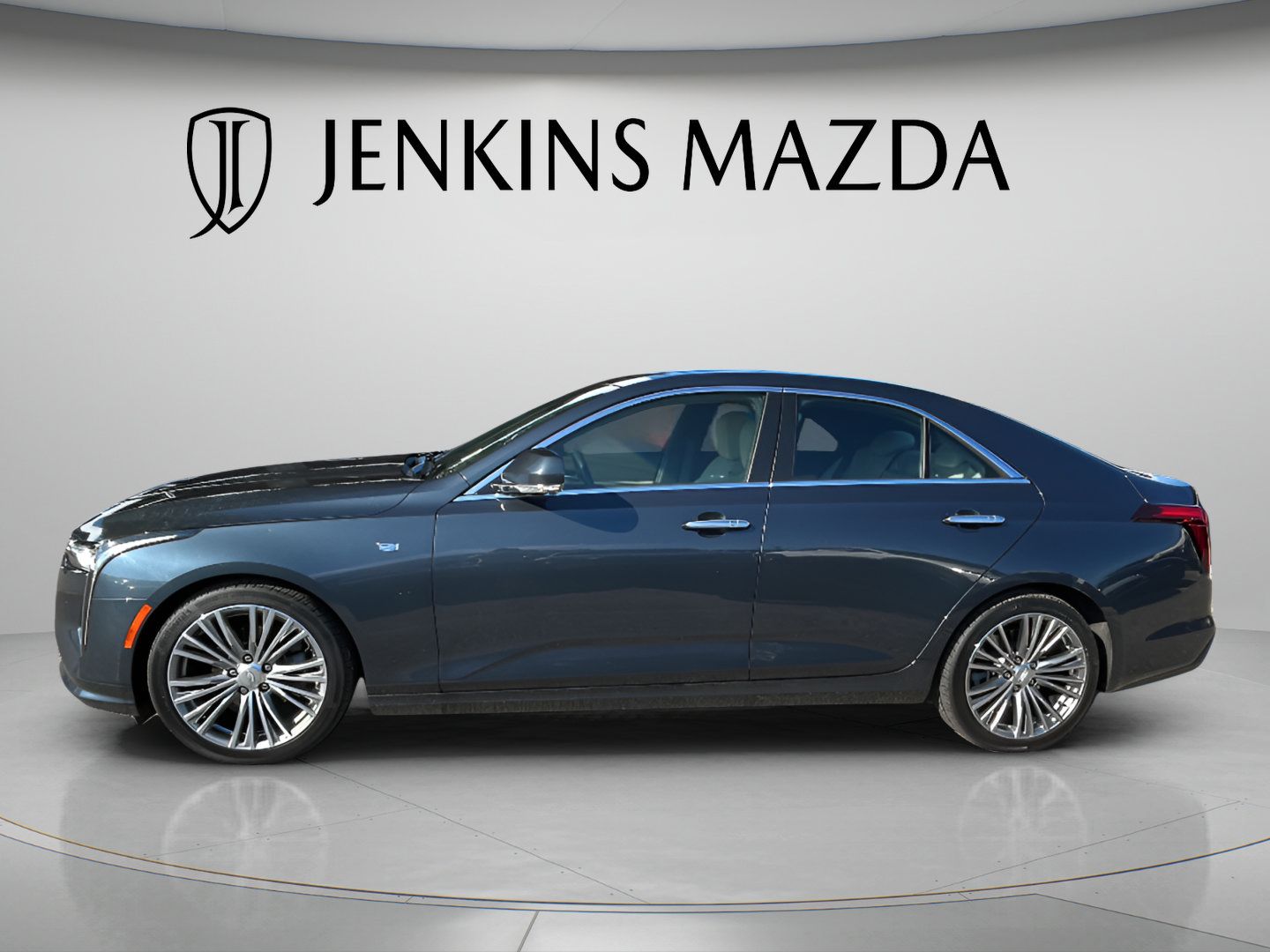 Used 2025 Cadillac CT4 Premium Luxury RWD image 5