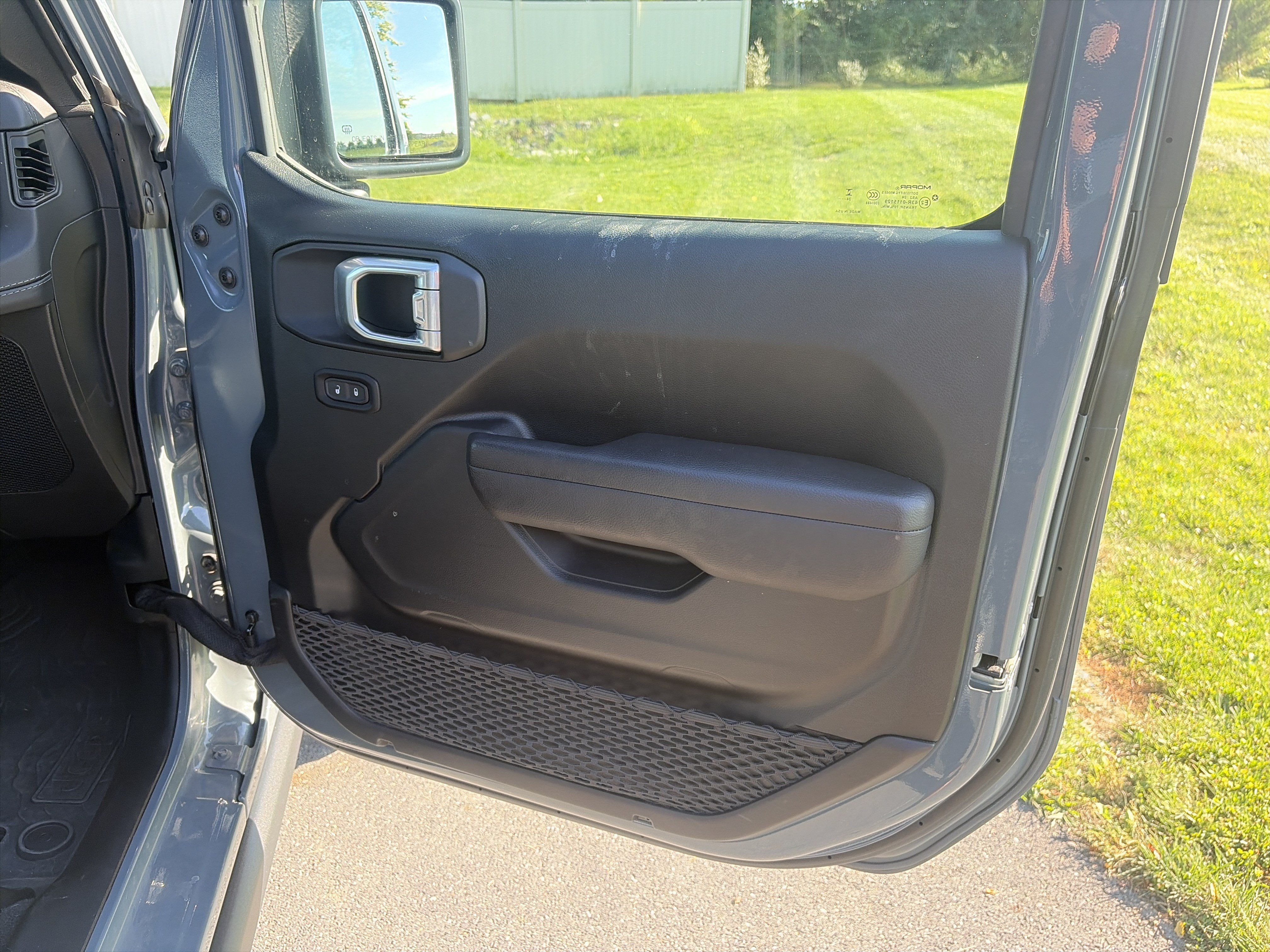 Used 2024 Jeep Wrangler Rubicon AWD/4WD image 25