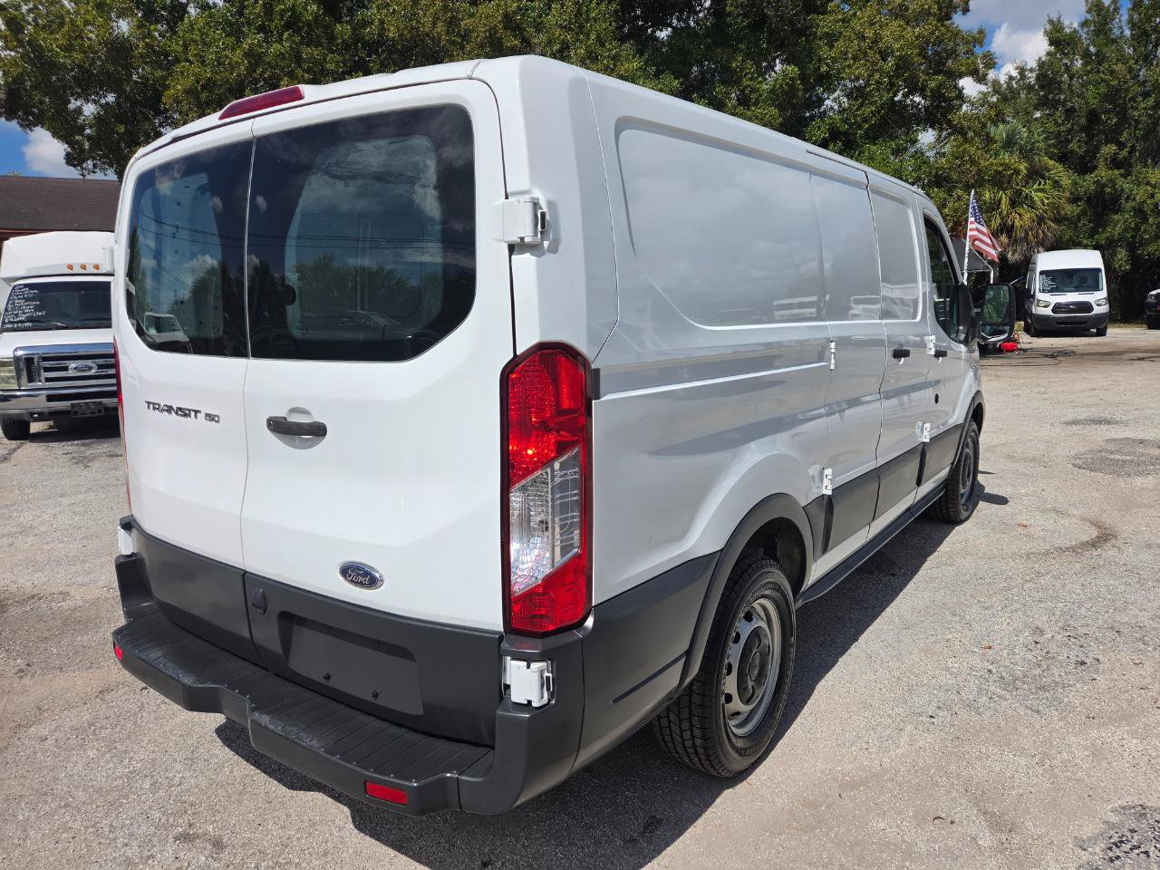 Used 2018 Ford Transit 150 130 Low Roof RWD image 6