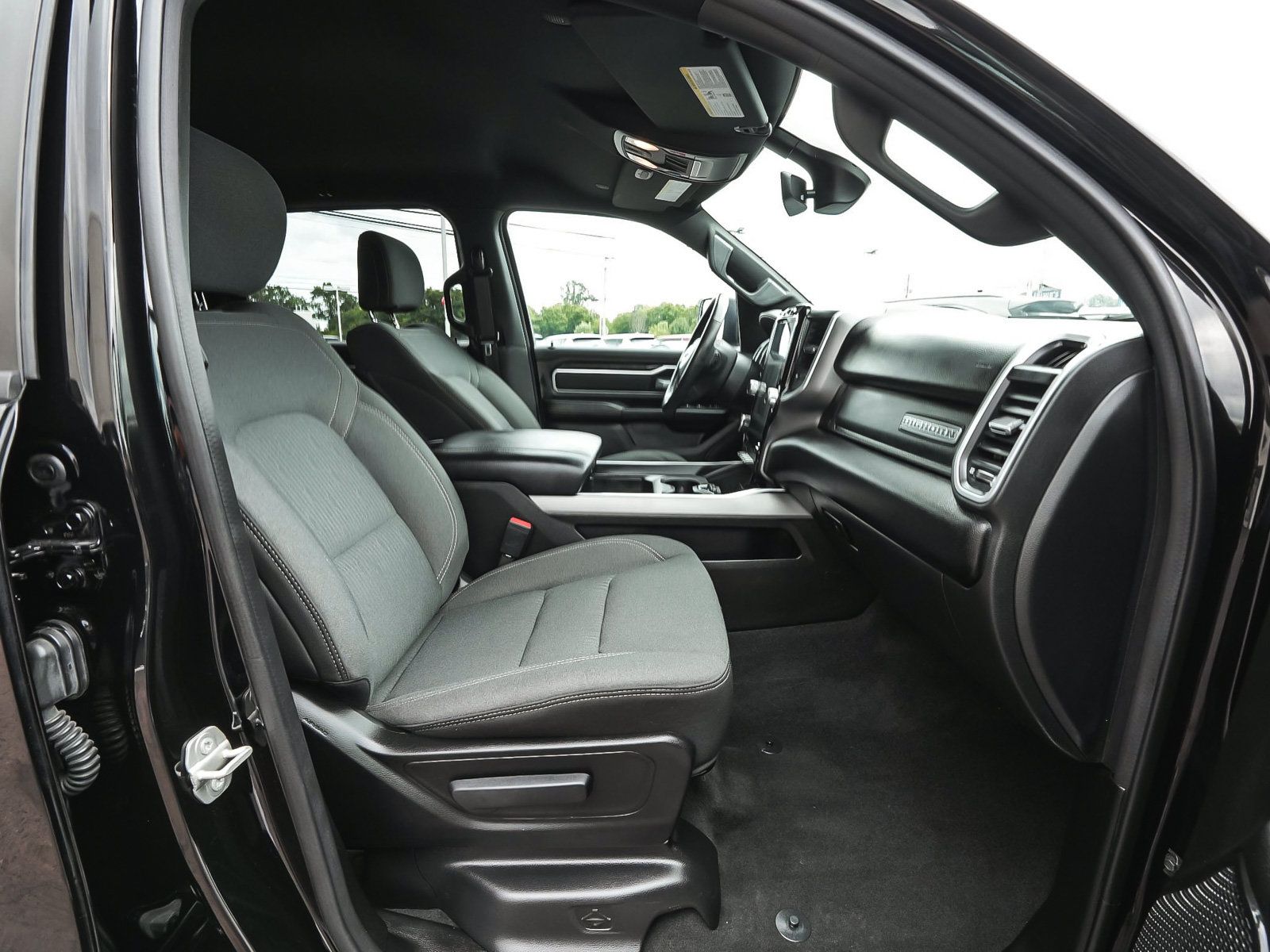 Used 2023 RAM 1500 Big Horn AWD/4WD image 41
