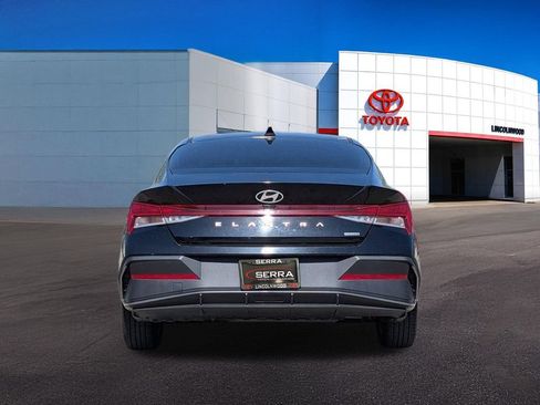 Used 2024 Hyundai Elantra Blue FWD image 11