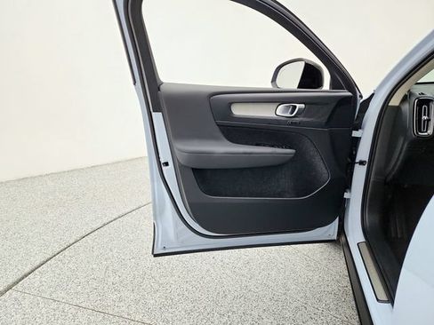 Certified 2026 Volvo XC40 B5 Plus AWD/4WD image 25