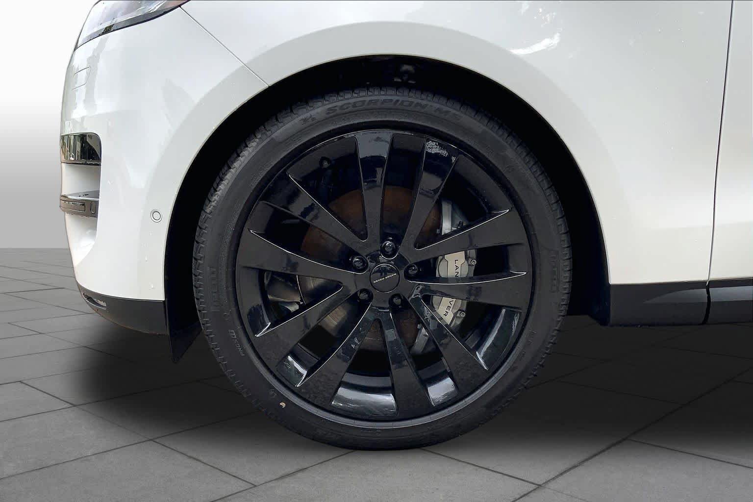 New 2026 Land Rover Range Rover Sport SE AWD/4WD image 15