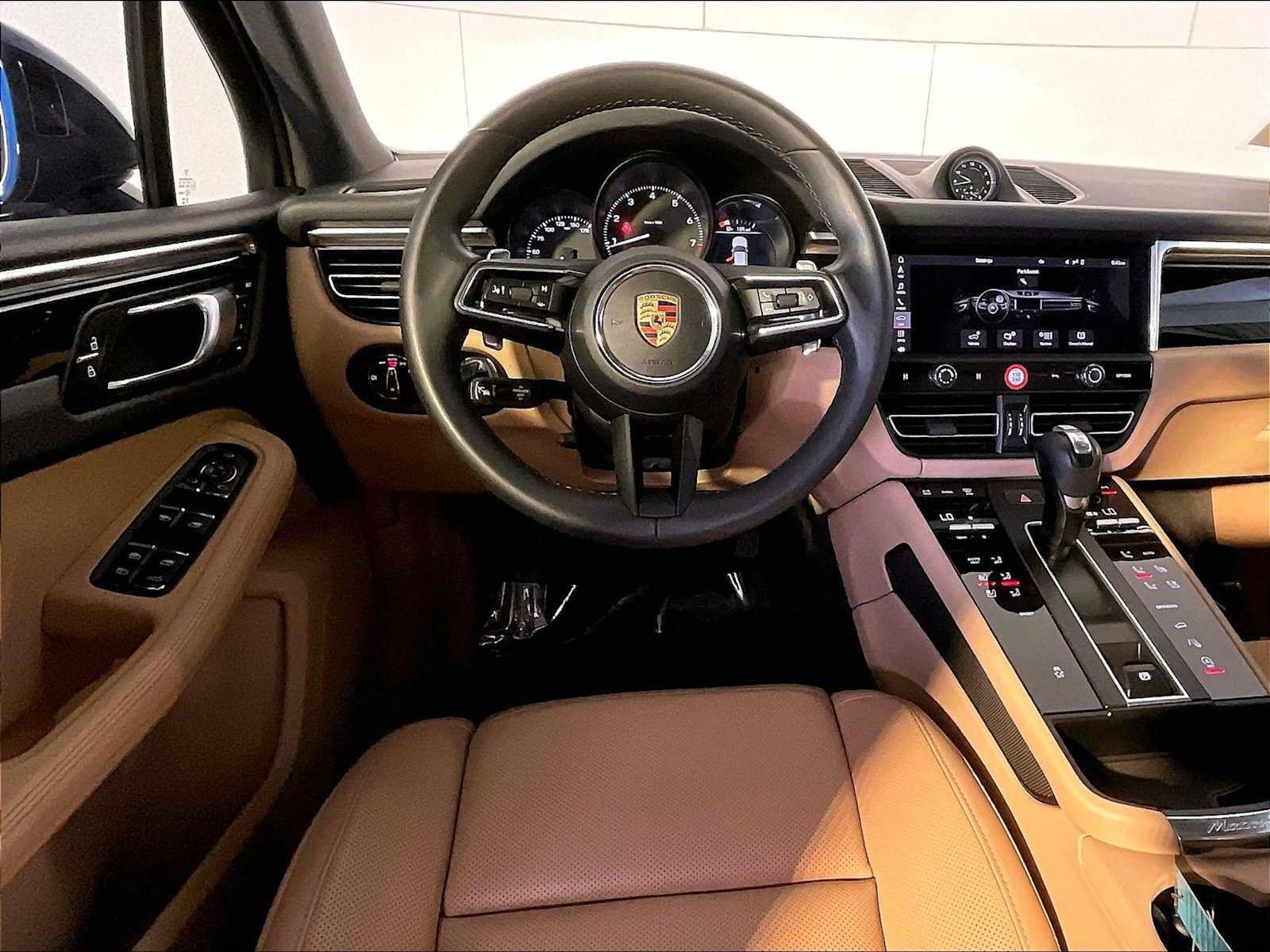 Certified 2023 Porsche Macan AWD/4WD image 13