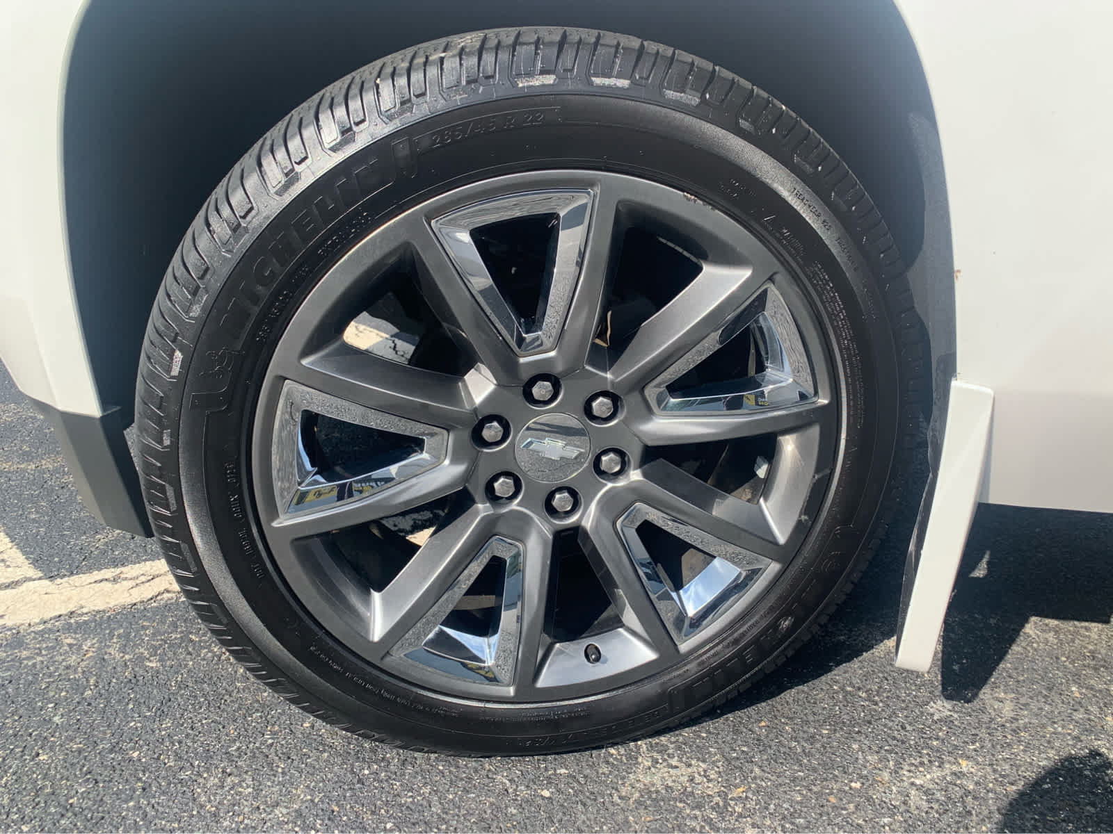Used 2018 Chevrolet Suburban Premier AWD/4WD image 9