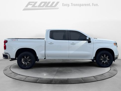 Used 2022 Chevrolet Silverado 1500 LT AWD/4WD image 8