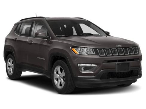 Used 2018 Jeep Compass Latitude FWD image 9