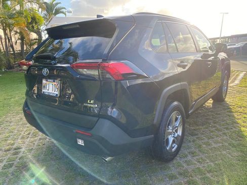 Used 2023 Toyota RAV4 LE AWD/4WD image 25