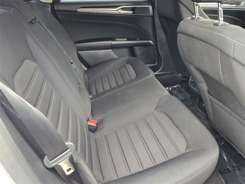Used 2020 Ford Fusion SE image 15