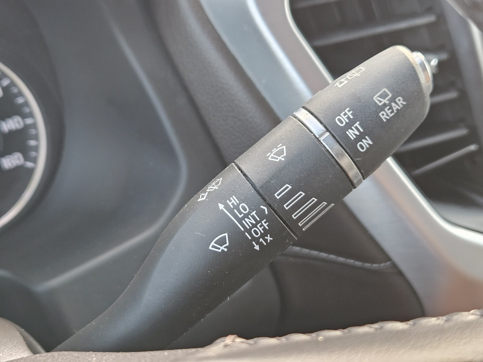 Used 2021 GMC Acadia SLT w/ Preferred Package FWD image 28