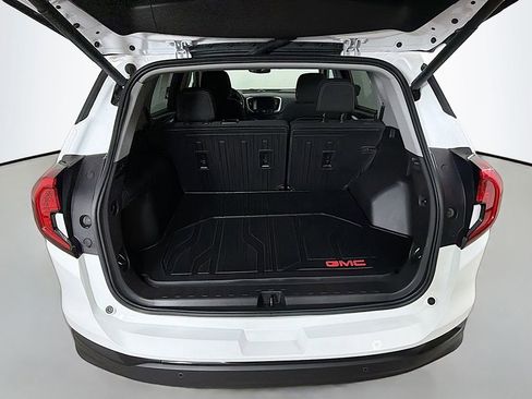 Used 2023 GMC Terrain SLE w/ Driver Convenience Package image 13