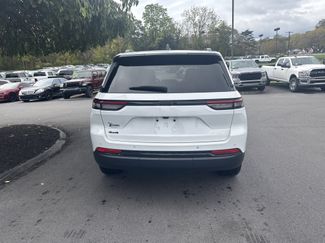 Used 2023 Jeep Grand Cherokee Altitude video 4