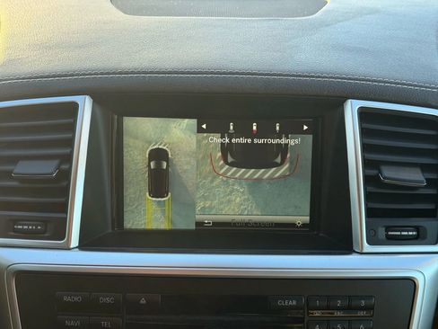 Used 2016 Mercedes-Benz GL 550 GL 550 4MATIC Sport Utility 4D image 43