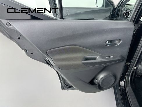 Used 2019 Nissan Kicks SV image 29