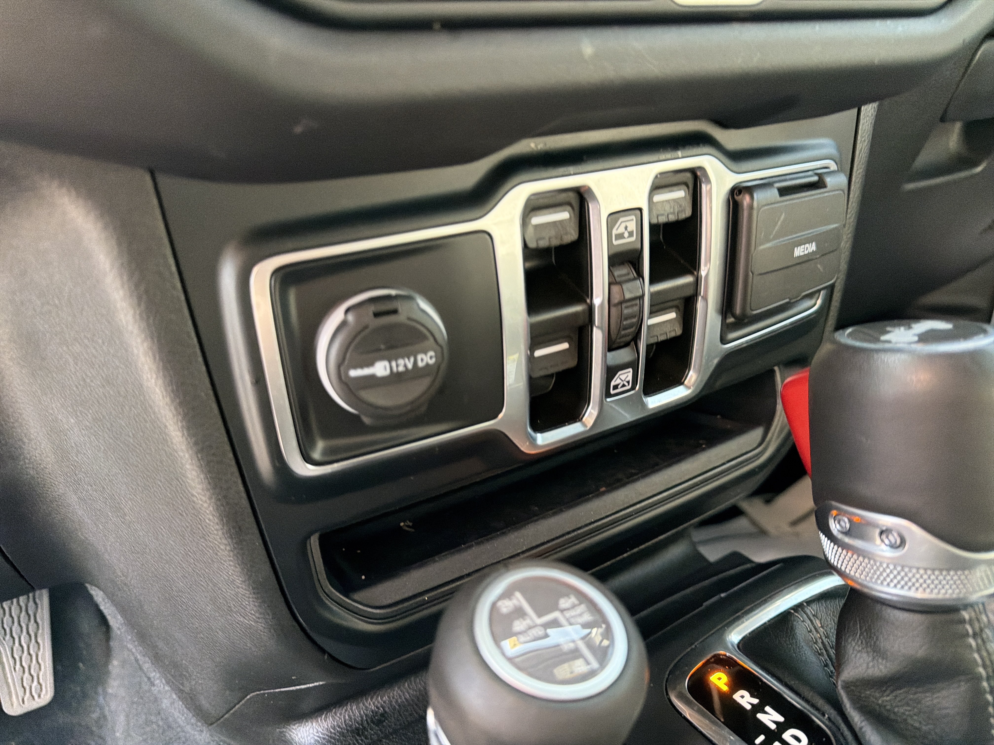 Used 2024 Jeep Wrangler High Altitude AWD/4WD image 17