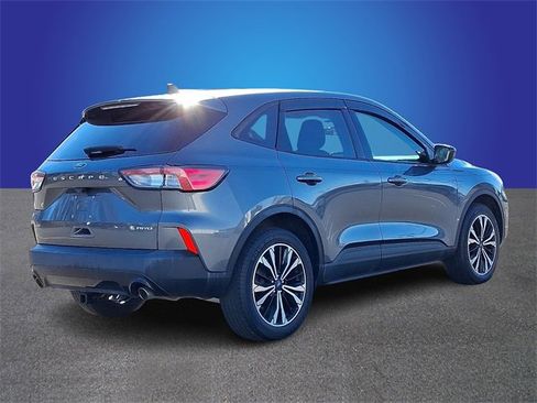 Used 2022 Ford Escape SE w/ SE Sport Appearance Package image 4