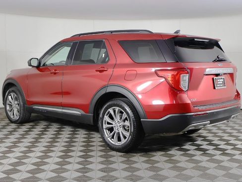 Used 2022 Ford Explorer XLT w/ Equipment Group 202A image 9