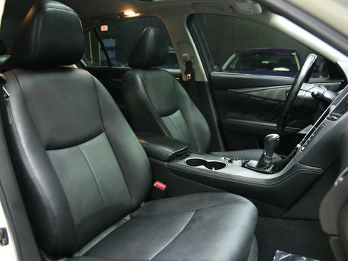 Used 2017 INFINITI Q50 2.0t w/ Moonroof Package image 24