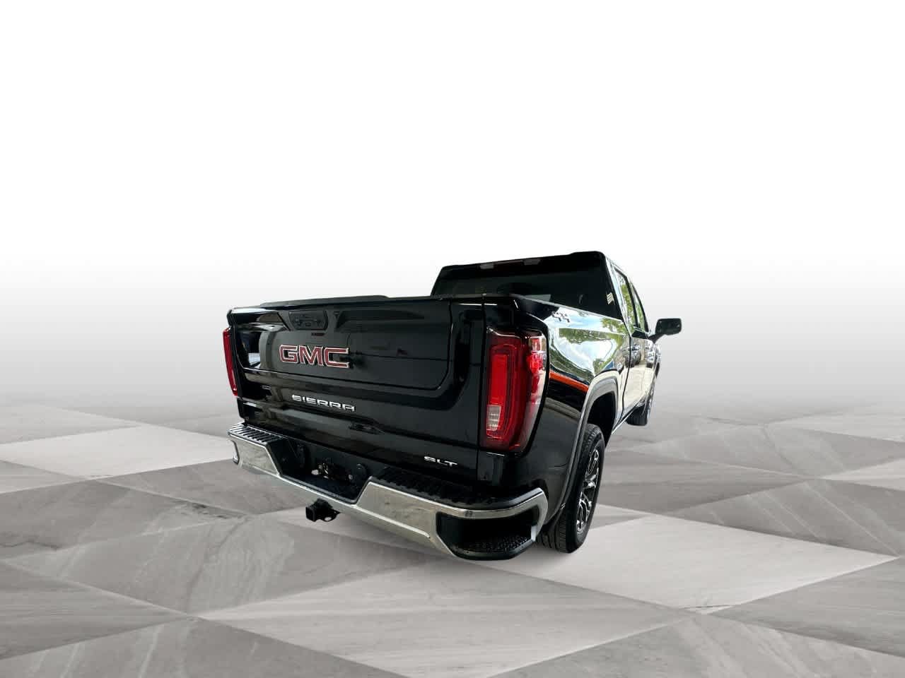 Used 2025 GMC Sierra 1500 SLT AWD/4WD image 8