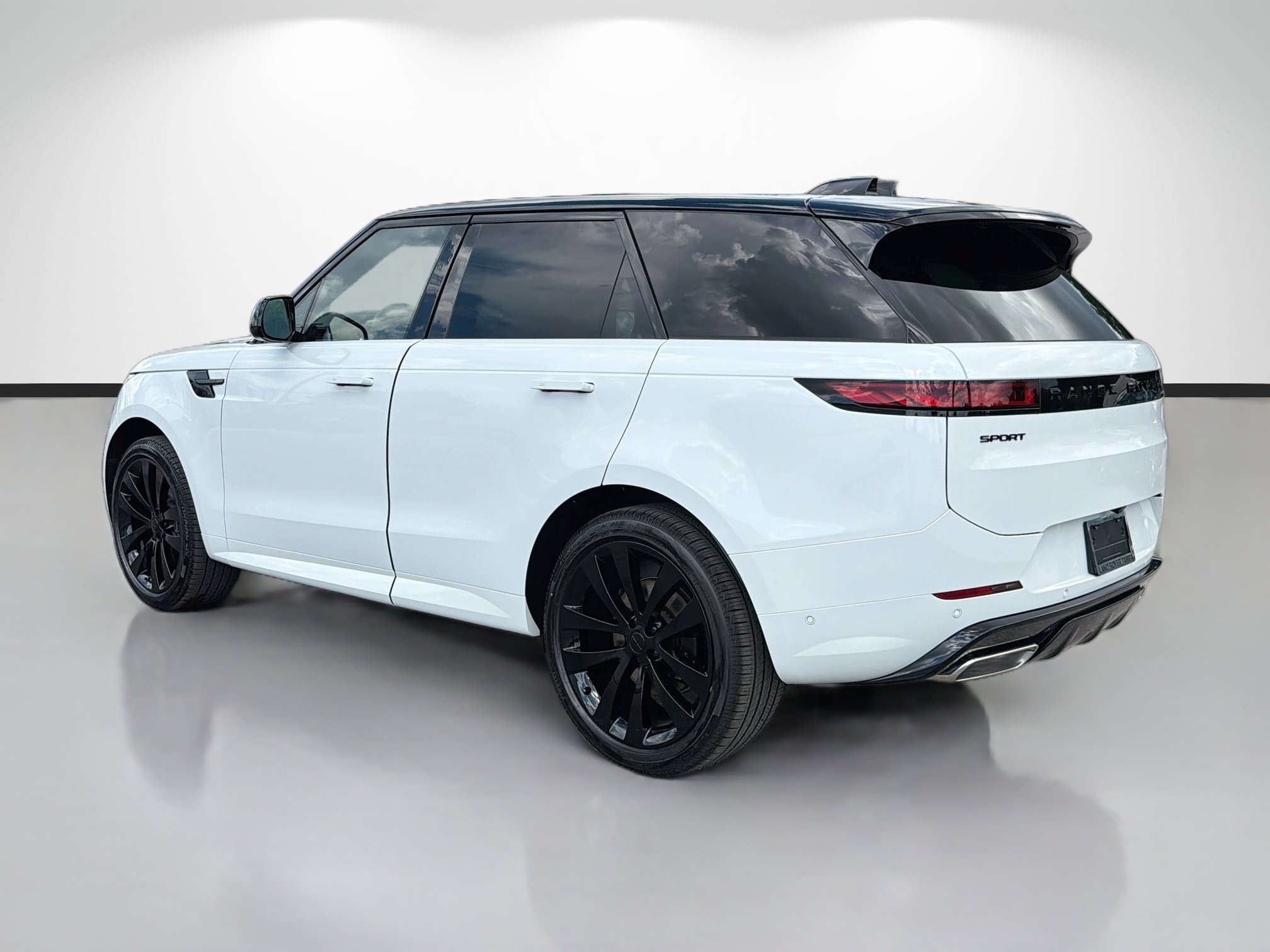 New 2027 Land Rover Range Rover Sport Dynamic SE AWD/4WD image 3