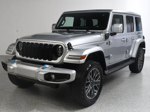 Used 2024 Jeep Wrangler High Altitude AWD/4WD image 2