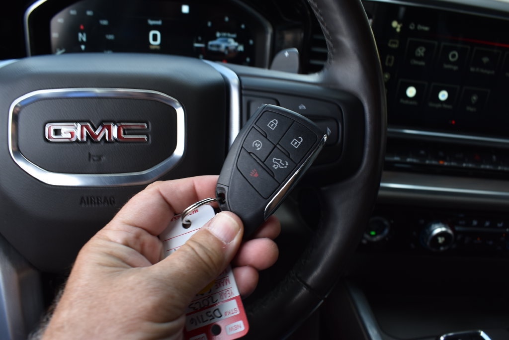 Used 2023 GMC Sierra 1500 SLT w/ SLT Convenience Package AWD/4WD image 12