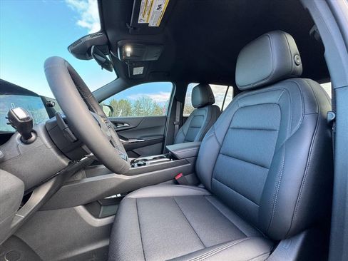 New 2026 Chevrolet Equinox LT w/ Convenience Package II image 25