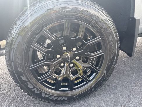 New 2026 Chevrolet Colorado W/T w/ WT Custom Package AWD/4WD image 9