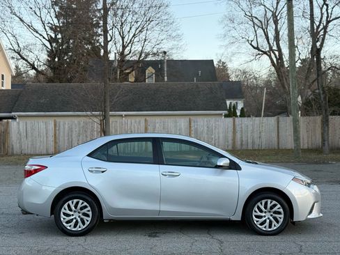 Used 2014 Toyota Corolla LE image 9
