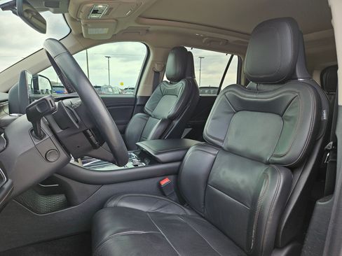 Used 2023 Lincoln Aviator Reserve w/ Equipment Group 201A image 13