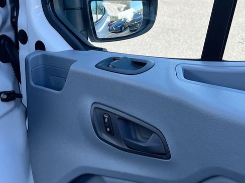 Used 2018 Ford Transit 150 XLT image 32