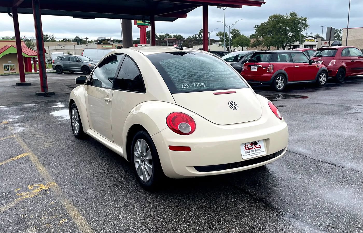 Used 2010 Volkswagen Beetle Coupe FWD image 4