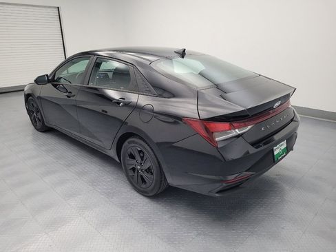 Used 2022 Hyundai Elantra SEL w/ Convenience Package FWD image 3