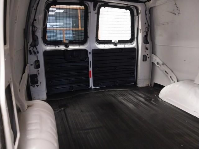 Used 2013 GMC Savana 2500 w/ Cold Climate Package RWD image 5