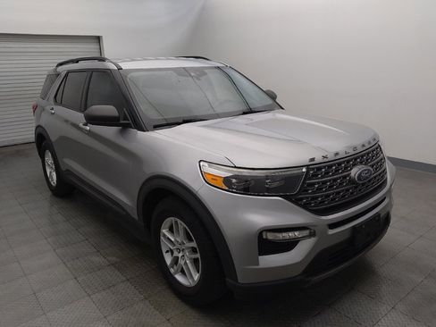 Used 2021 Ford Explorer XLT w/ Equipment Group 202A RWD image 13