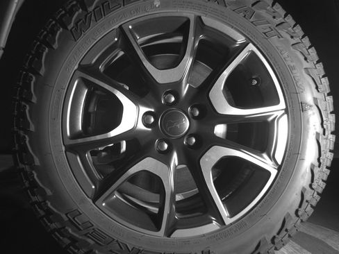 Used 2025 Jeep Compass Trailhawk image 12