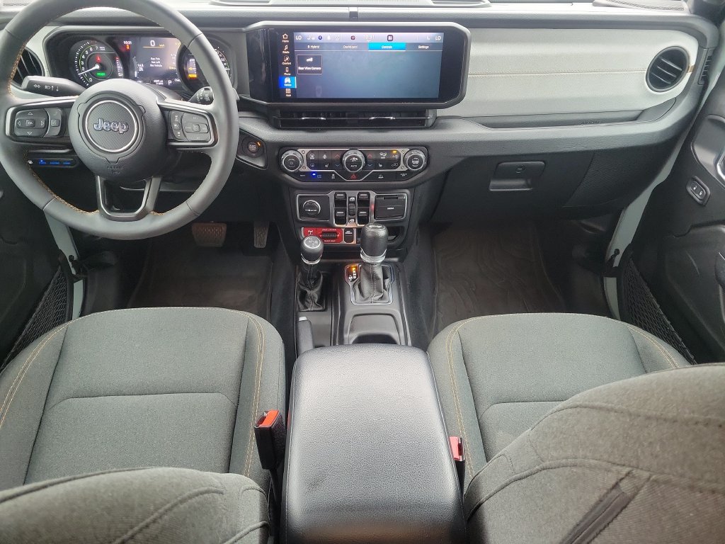 Used 2024 Jeep Wrangler Unlimited AWD/4WD image 14