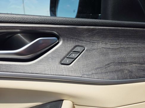 Used 2024 Jeep Grand Cherokee L Limited w/ Luxury Tech Group II AWD/4WD image 42
