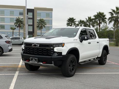 Used 2023 Chevrolet Silverado 1500 ZR2 w/ Technology Package image 25