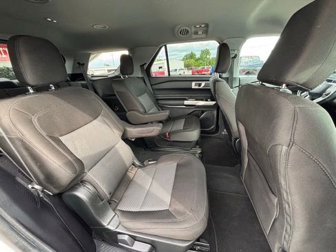 Used 2022 Ford Explorer XLT AWD/4WD image 8