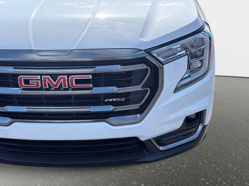 Used 2023 GMC Terrain AT4 AWD/4WD image 9