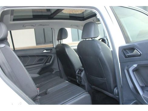 Used 2023 Volkswagen Tiguan SE image 11
