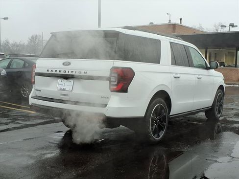 Used 2022 Ford Expedition Max Limited image 7